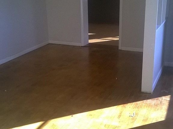 4th image of 1045 Patricia Ln