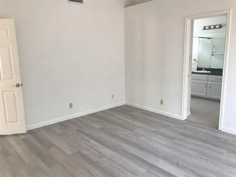1103 Brookside Cv — Photo 30