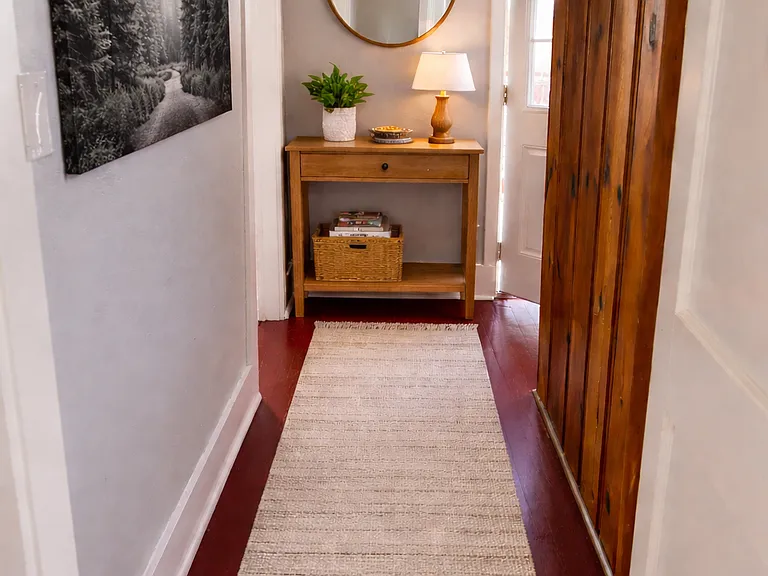 133 Franklin Ave #B — Photo 2