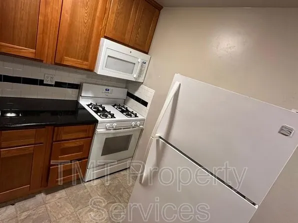 1615 W St APT 8, Sacramento, CA 95818