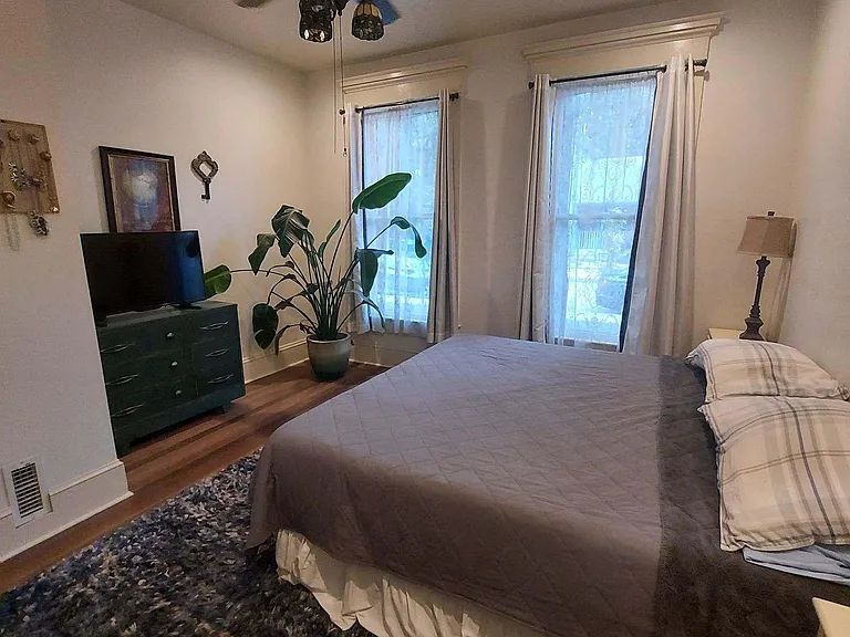 822 Wright St — Photo 9