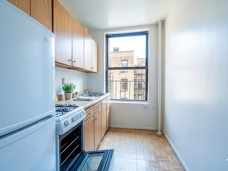 325 E 89th St #4E — Photo 2