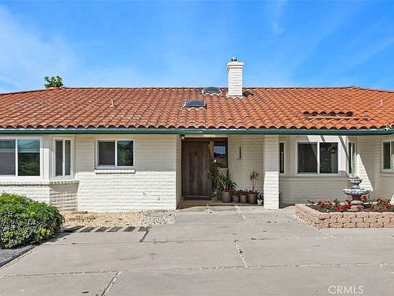 3rd image of 1787 Armadale Rd