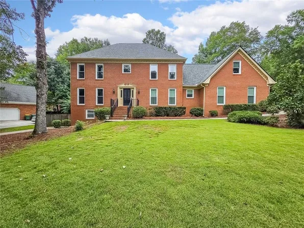 5616 Broxton Cir, Peachtree Corners, GA 30092