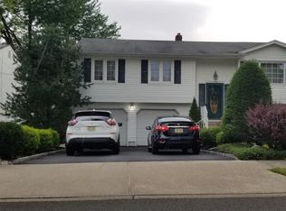 109 Broadway Ave, Colonia, NJ 07067