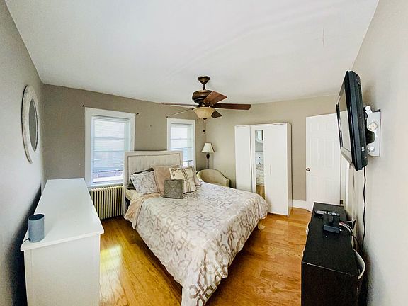 2nd image of 1530 E 51st St #7848/54