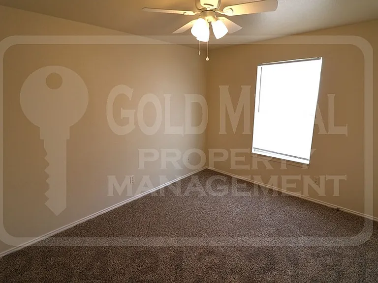 1101 Horizon Dr — Photo 5