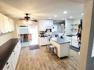 1542 N Spruce Cir, Mesa, AZ 85201