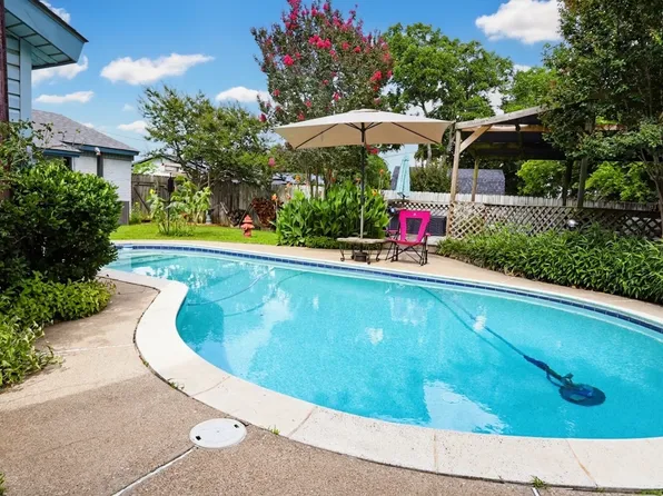 1105 Glenn Dr, Euless, TX 76039