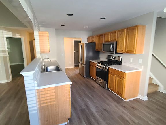 5th image of 5913 Hidden Meadow Ln