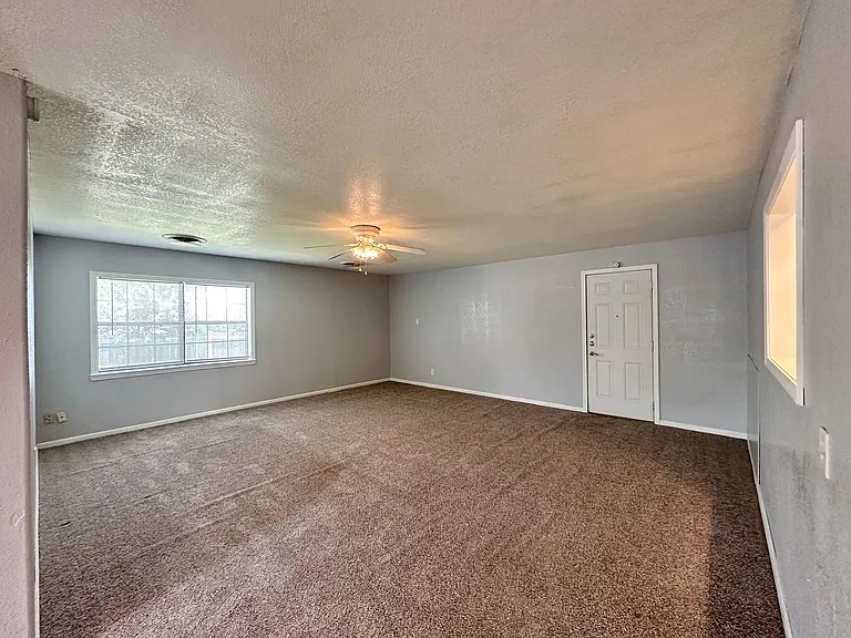 1801 Glendale Dr — Photo 14