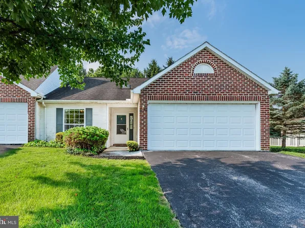 8 Briarly Dr, Carlisle, PA 17015
