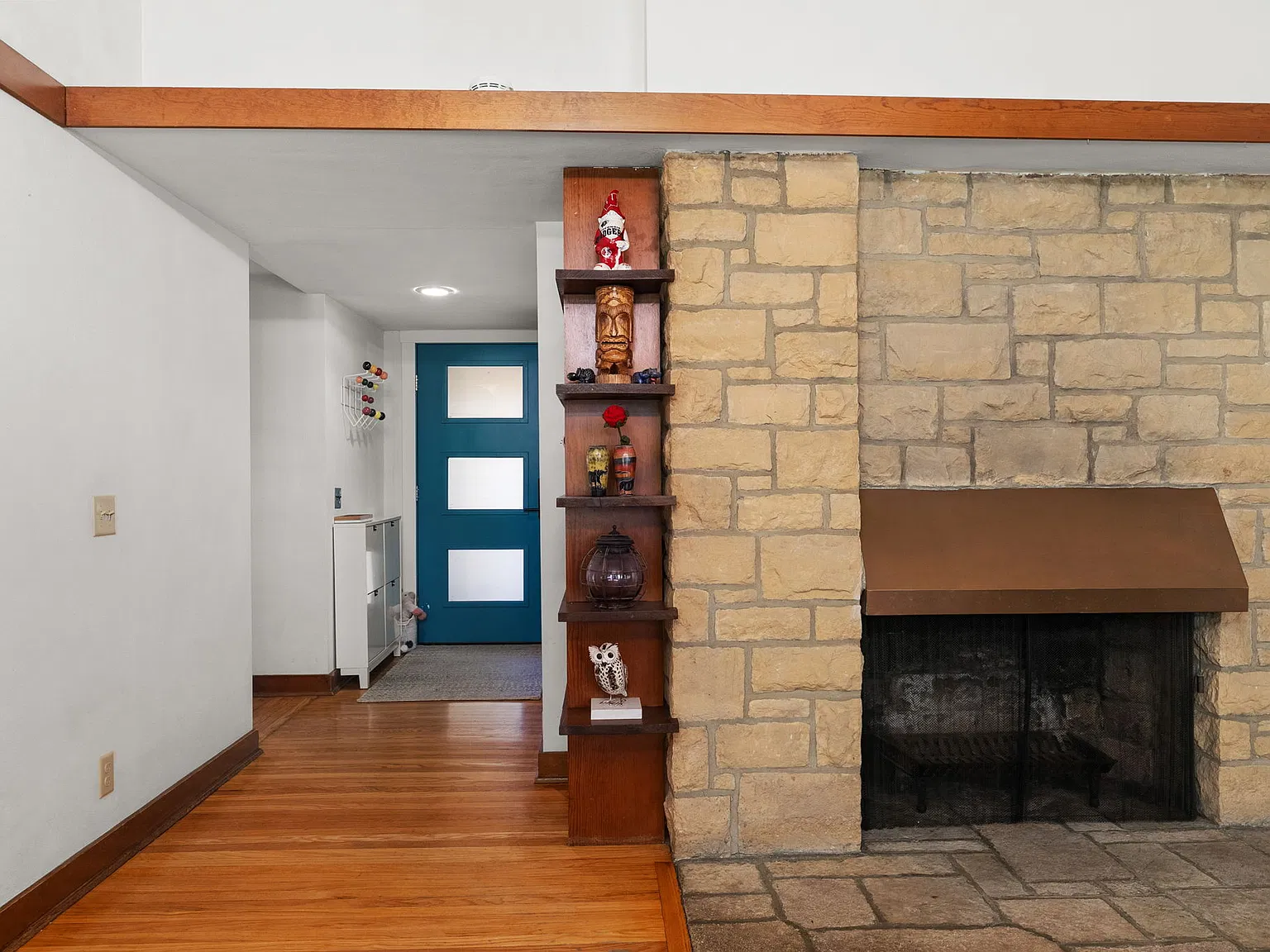 1018 Shorewood Boulevard - 1 — Photo 2