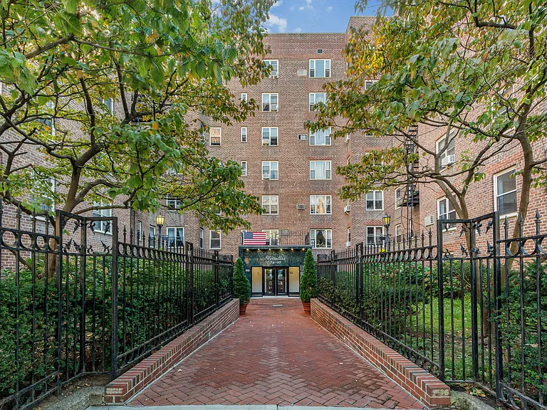 76-10 34th Ave #2H — Photo 18