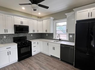 128 Grove St FLOOR 2, Lincoln, RI 02865