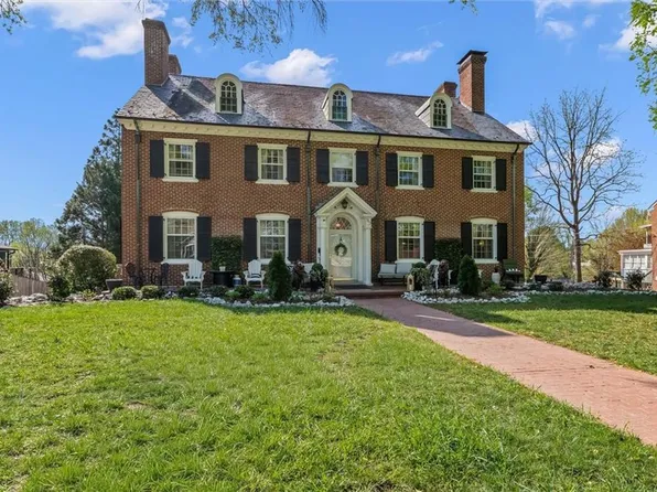 302 Cherry St, Mount Airy, NC 27030
