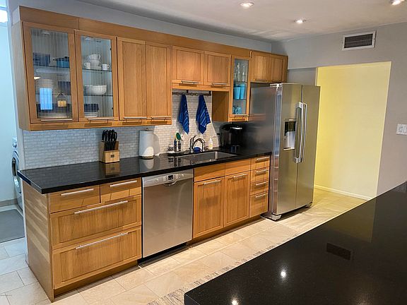 4th image of 3434 N Fox Ave