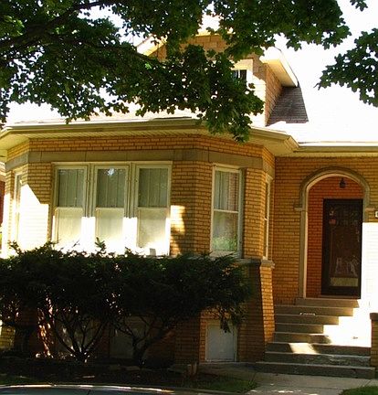 5th image of 6518 N Washtenaw Ave