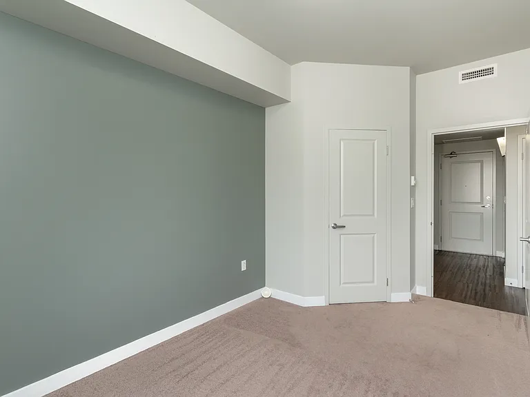 2390 McPhillips St — Photo 21