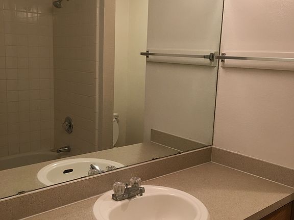 5th image of 3400 Heritage Ln