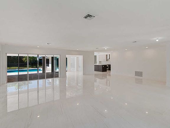 2nd image of 4230 Live Oak Blvd