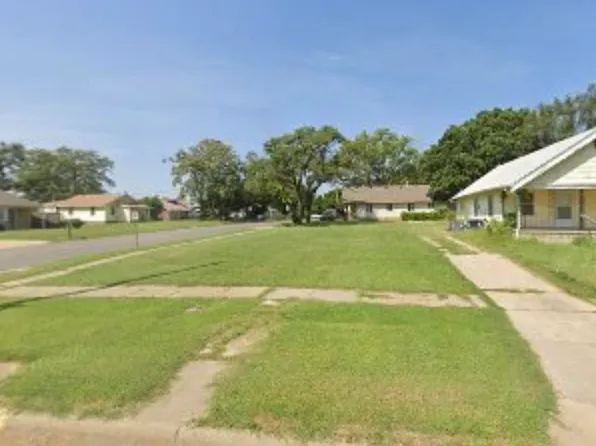829 S High St, El Dorado, KS 67042