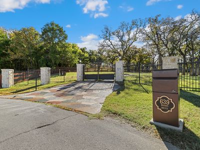 639 Woods Dr, Argyle, TX, 76226