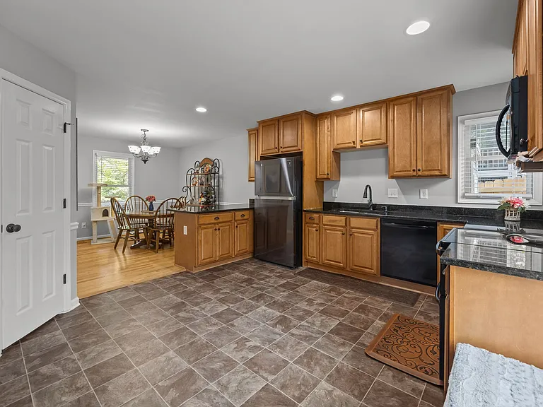 112 Autumn Ridge Dr — Photo 14