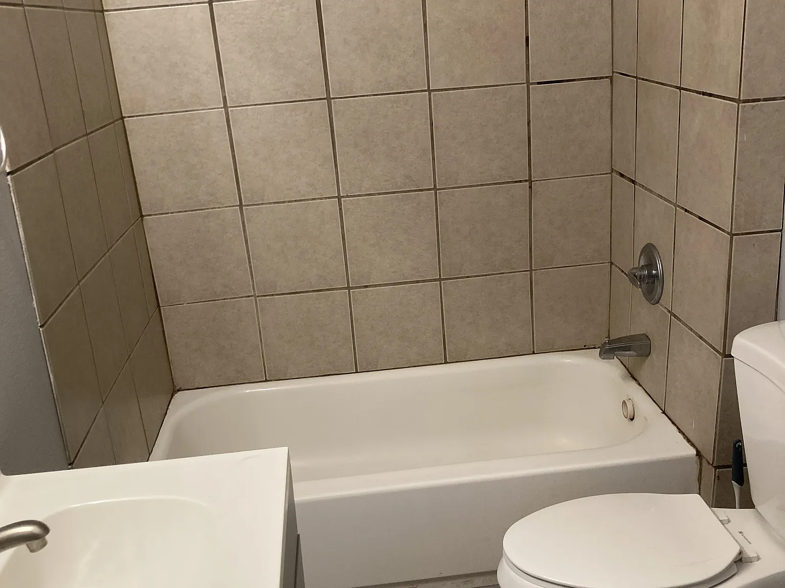 1 bed, 350 sqft, $700 — Photo 1