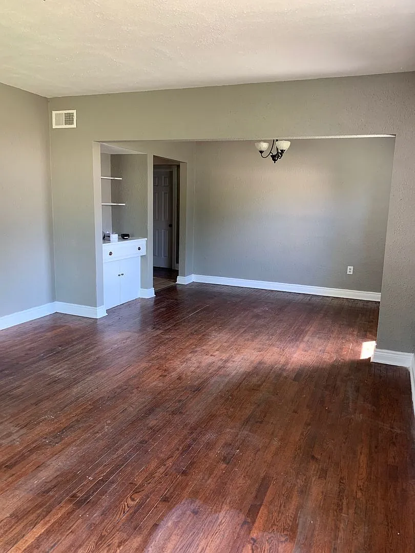 3 Bedroom home with a bonus room — Photo 3