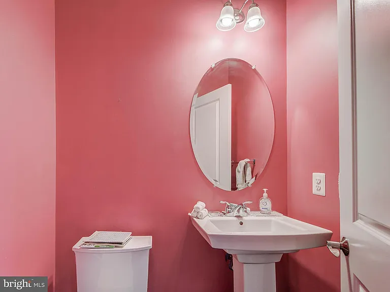 124 Meridian Ln — Photo 33