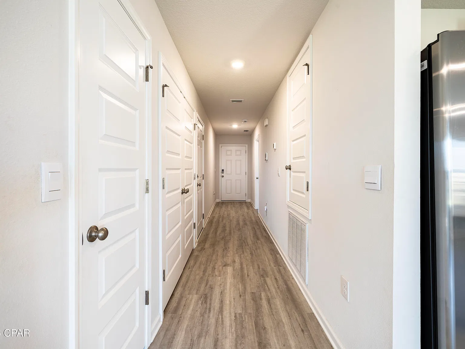 3 bed, 1270 sqft, $2,260 — Photo 3