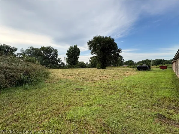 Na N Dogwood St, Sallisaw, OK 74955