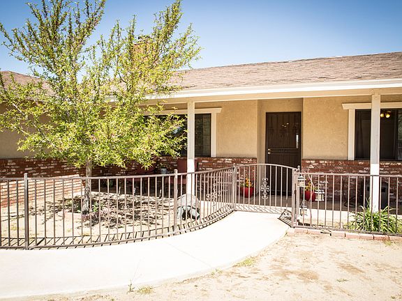 3rd image of 5376 Bellflower St