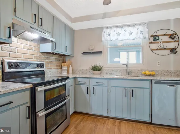 8537 Summit Rd, Pasadena, MD 21122