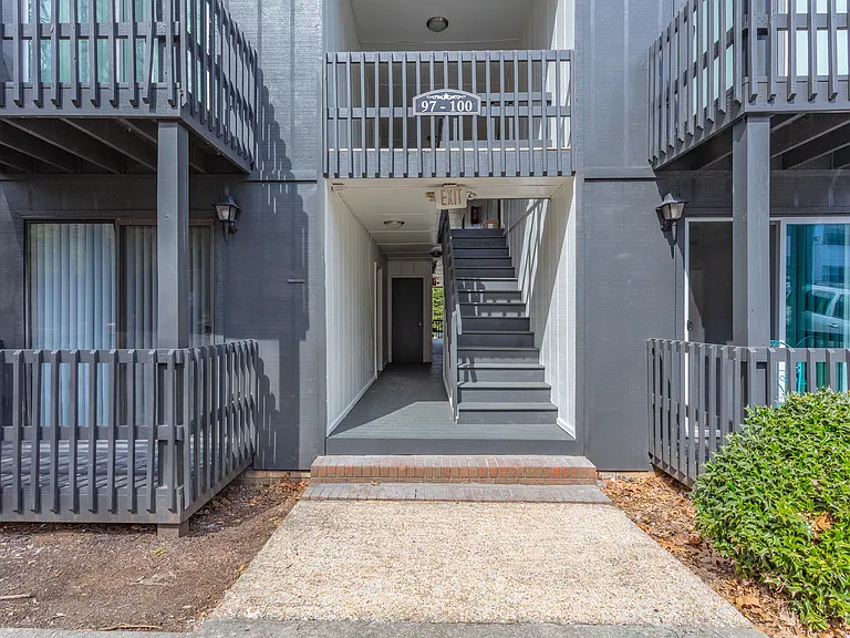 Compass Heights — Photo 19