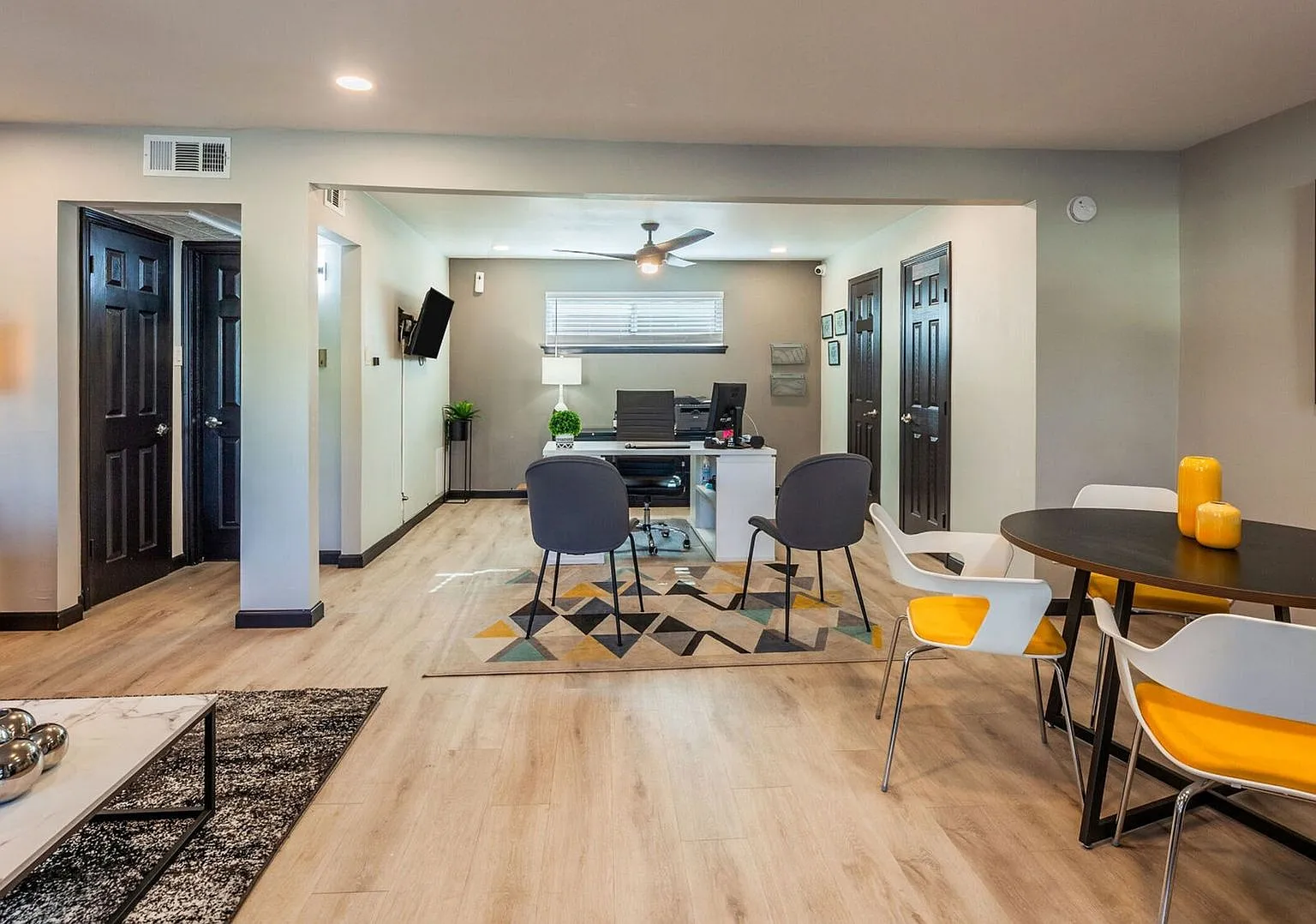 Metro @ 404 Apartments — Photo 3