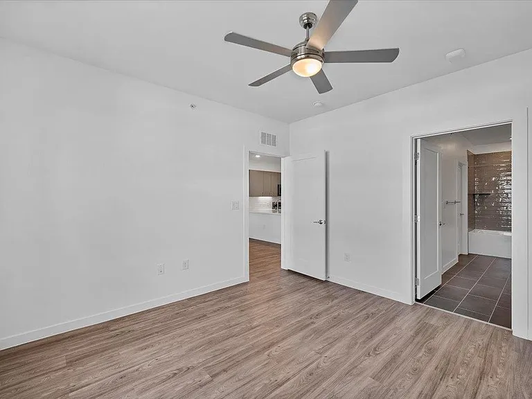 4801 Springdale Rd #1402 — Photo 15