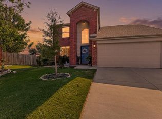 11940 Gold Creek Dr E, Fort Worth, TX 76244