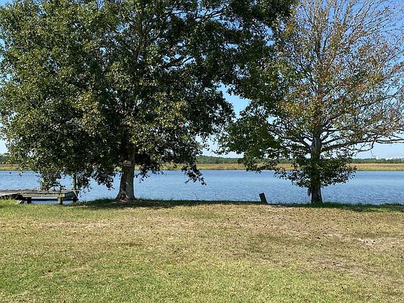 4th image of 10217 River Dr