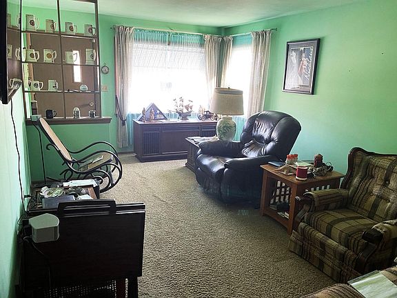 5th image of 3675 E Whittaker Ave