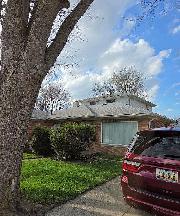 1st image of 13221 Frazho Rd