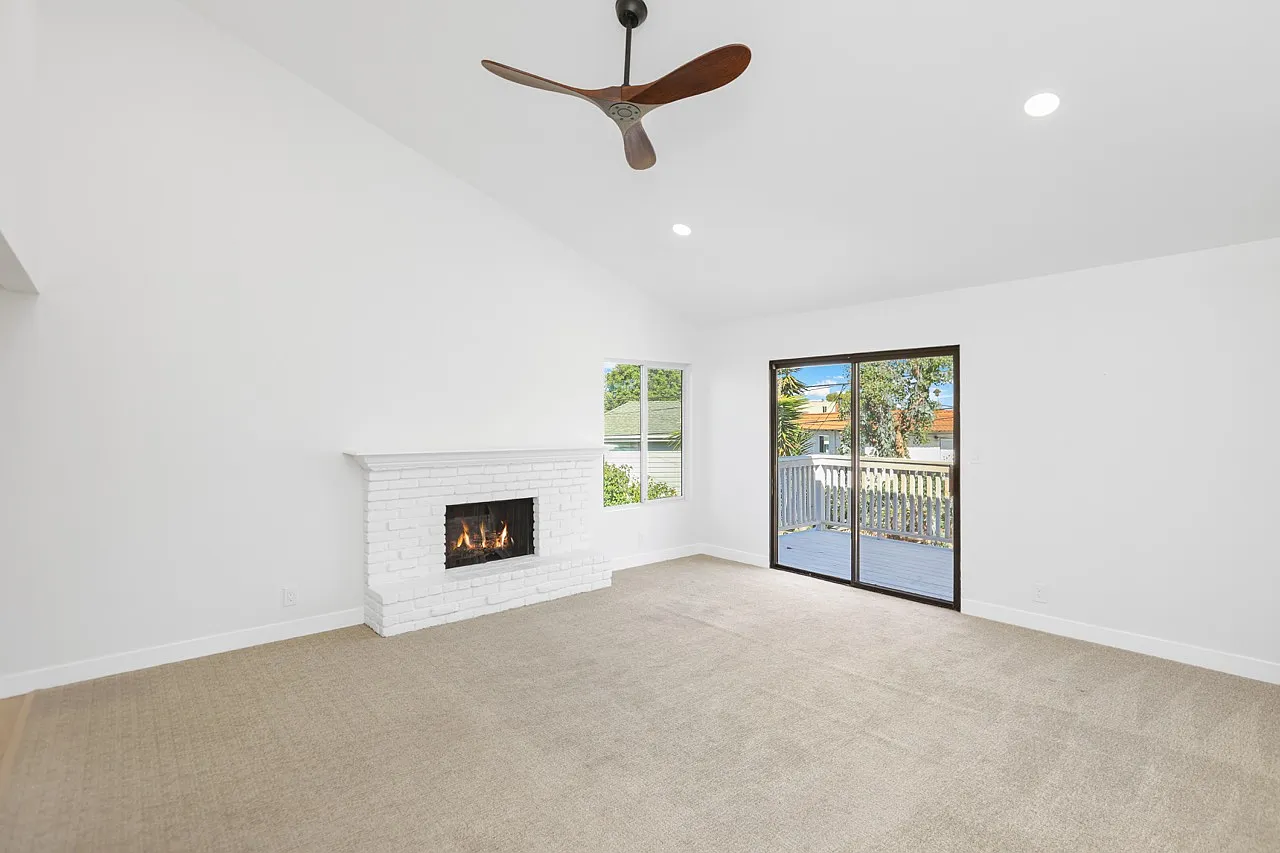 2 bed, 1.5 bath, 1300 sqft, $4,500 — Photo 1