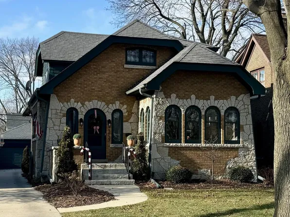 5137 North Berkeley BOULEVARD, Whitefish Bay, WI 53217