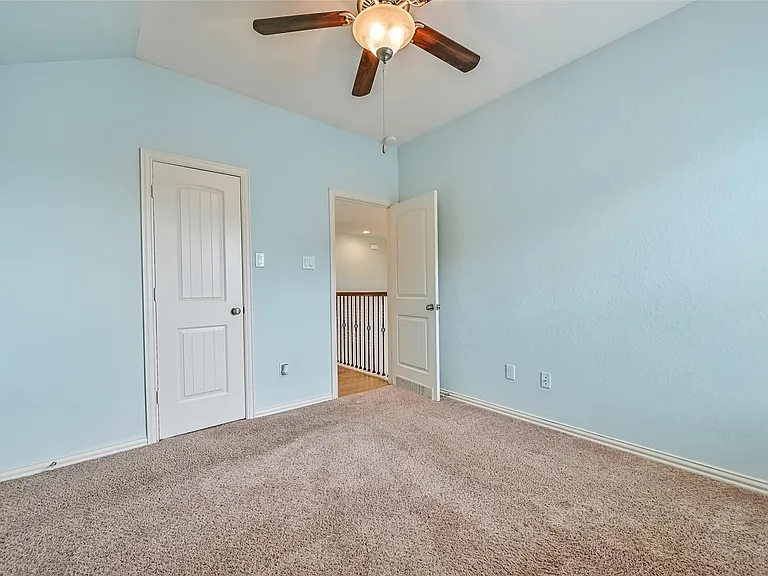 4511 Apple Point Ln — Photo 35