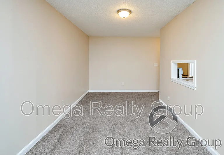 Camelot Apartments — Photo 42