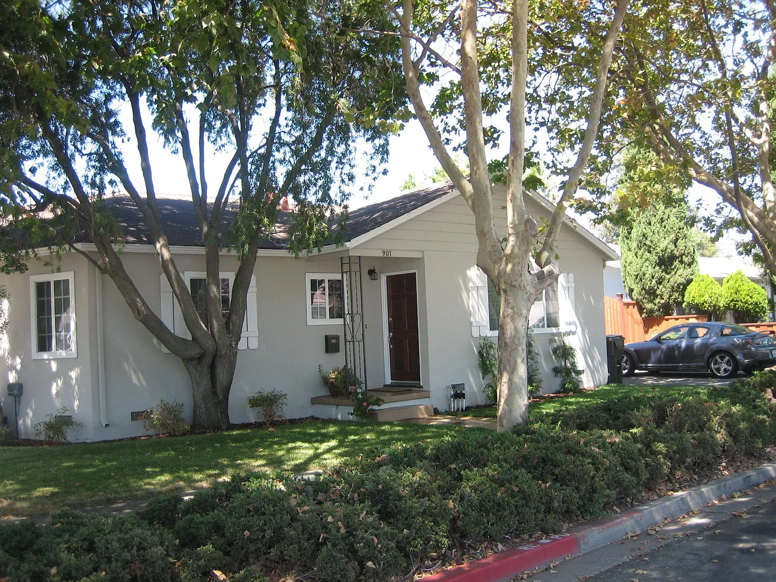 901 15th Ave photo 1