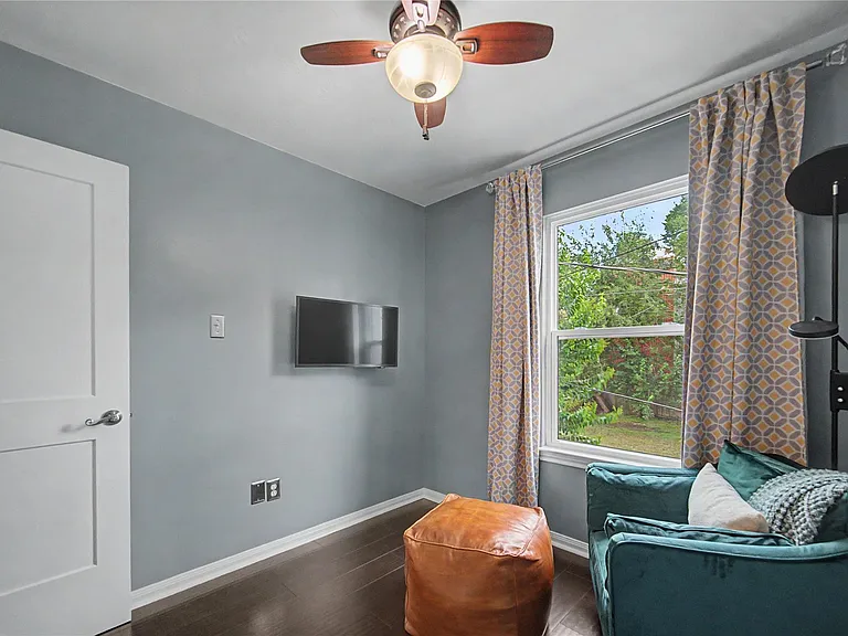 1104 Buckner St — Photo 30
