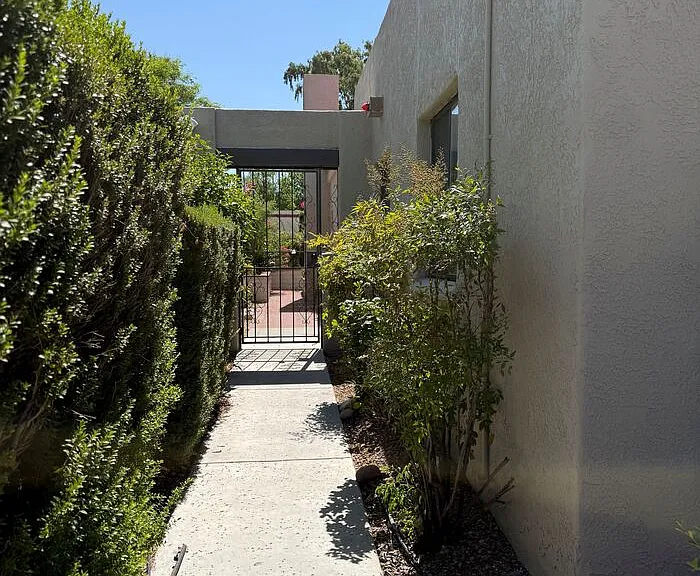2290 N Camino De Esperanto — Photo 4