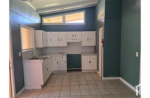 5301 Queen Mary Ln Photo 1